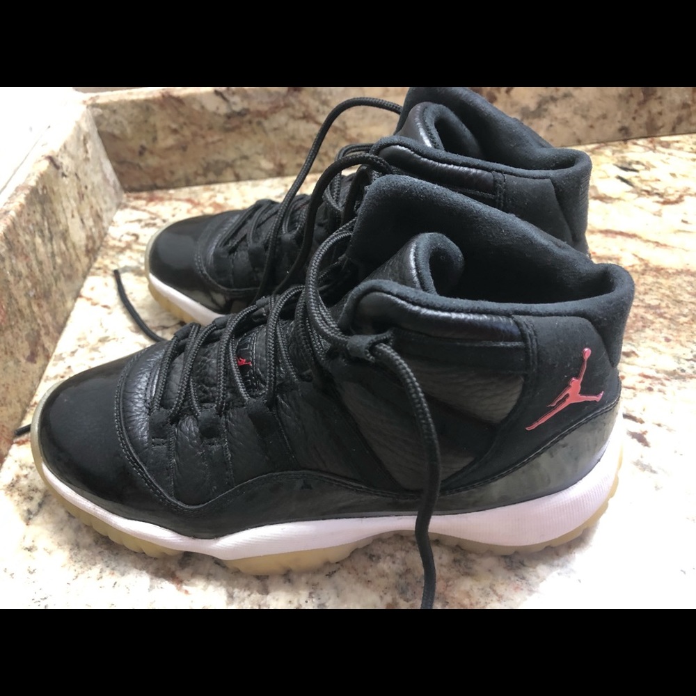 Jordan Retro 11 Leather Trainers Black